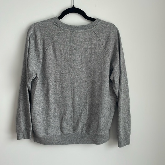 Levi’s Crew Neck - Size Small - Grey & Red - Picture 2 of 7